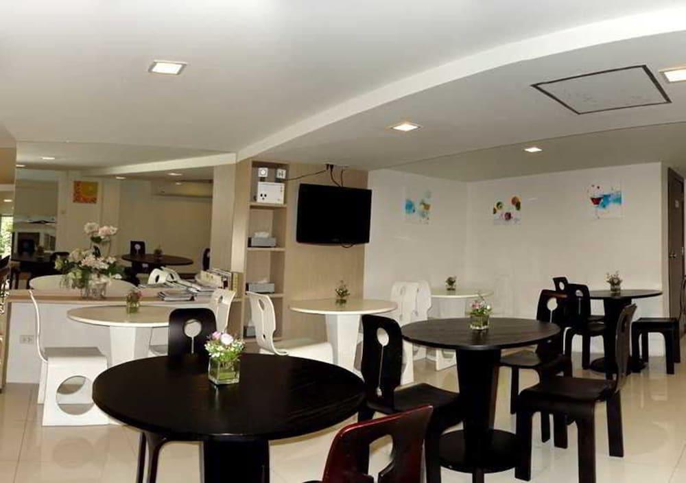 Hotel Nantra Silom Bangkok Exterior foto