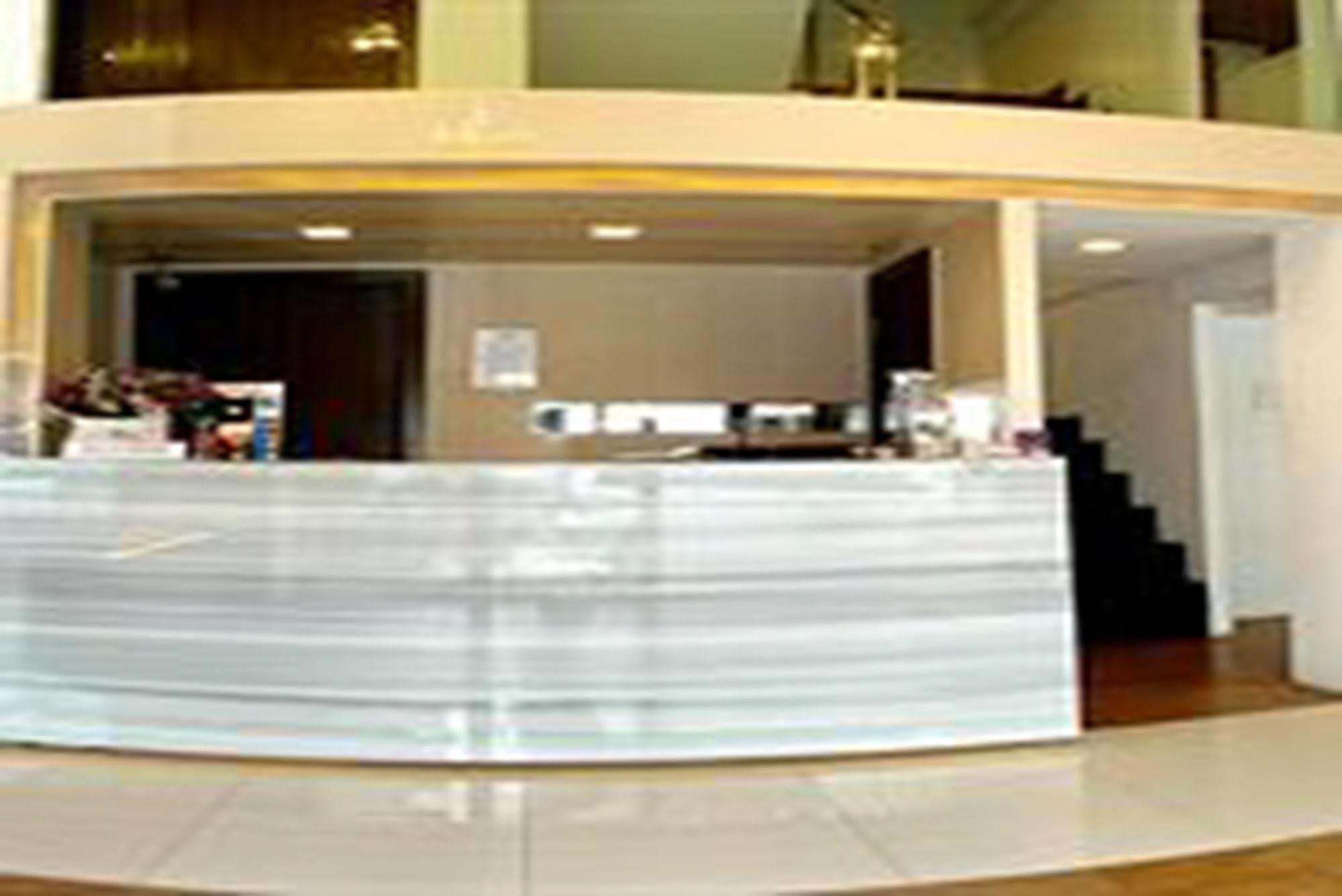 Hotel Nantra Silom Bangkok Exterior foto